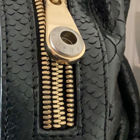 3-fer Vintage Henri Bendel Black WEST 57th Box Barrel Bag, wristlet & mirror - Picture 9 of 17